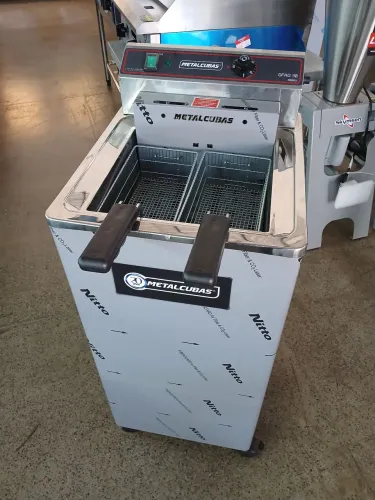 Fritadeira Elétrica Água e Óleo 30 Litros 8000 W GFAO 30 P