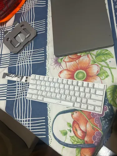 Teclado Mecânico 60% - Switch Blue - Pouquíssimo Uso ? Preço: R$150