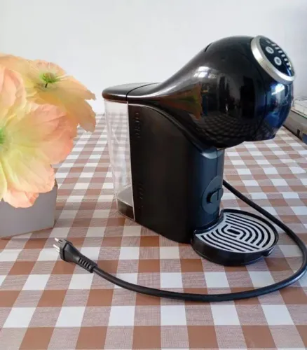 CAFETEIRA DOLCE GUSTO 220V