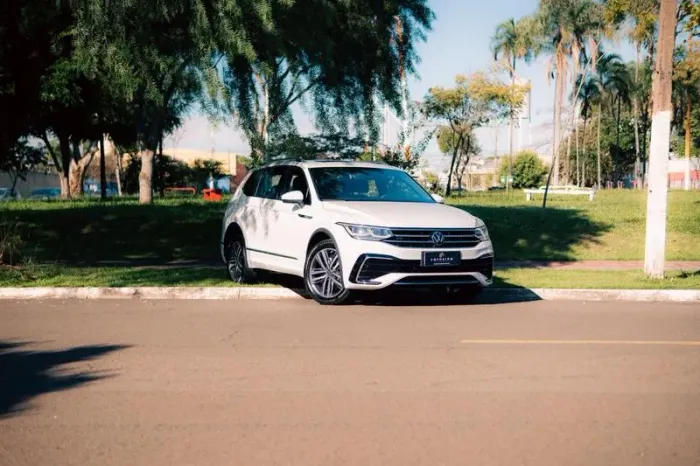 Volkswagen Tiguan Allspac R-line 300 TSI 2.0 2024