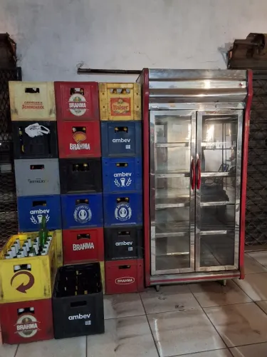 Vasilhames de cerveja completo com 24 garrafas