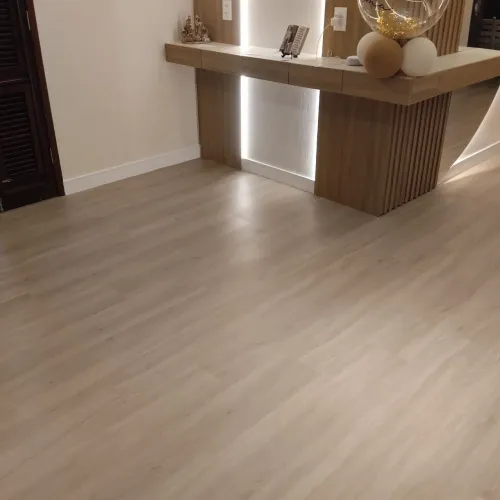 Instalador de pisos vinílicos e laminados