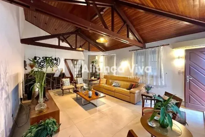 Botafogo | Casa 4 quartos, sendo 2 suites