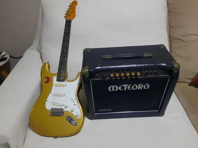 Guitarra com cubo