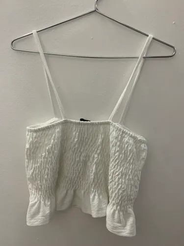 cropped branco de babado