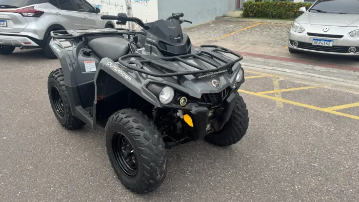 Quadriciclo outlander 570cc 4x4 2020 bem novinho