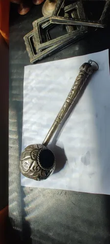 Apagador de Velas / Dosador de Incenso Vintage em Metal em Relevo 27 cm ,anos 20