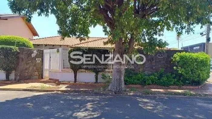 Casa Térrea à Venda ou Locação no Vila Rica