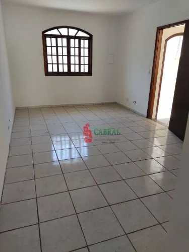 Sobrado com 3 dormitórios para alugar, 120 m² por R$ 2.859,00/mês - Vila Rosália - Guarulh