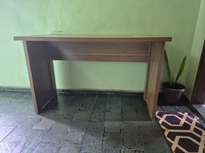 Mesa de Escritório 120x60 - Conservada e Pronta para Uso