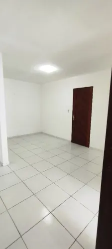 KITNET NO CENTRO DO ALECRIM C/ 2 QUARTOS E GARAGEM