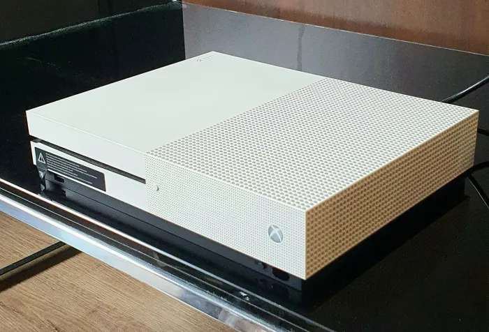 XBOX ONE S 1TB - USADO