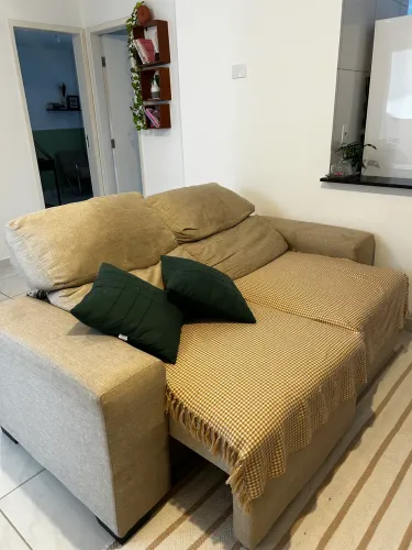 Vende-se sofá de 3 lugares 2m