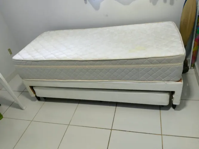 Cama Solteiro com cama auxiliar