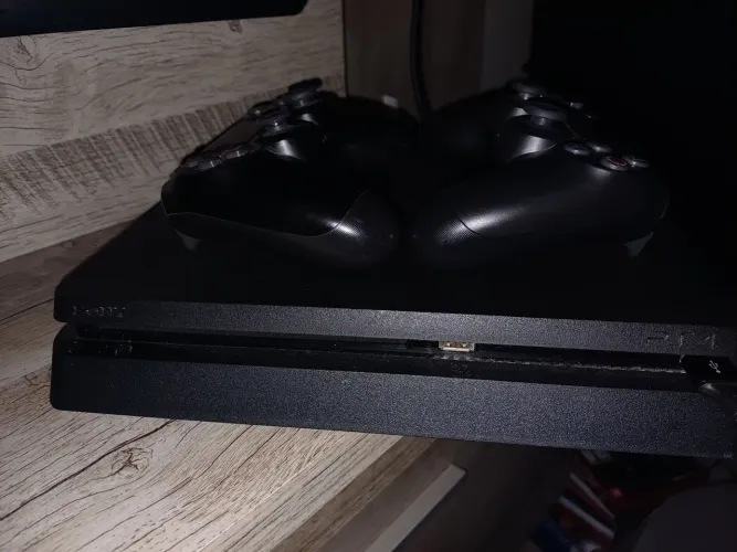 Ps4 Slim 1tb com varios jogos