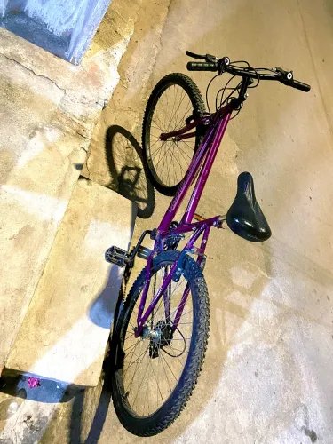 Bicicleta com marcha para adulto