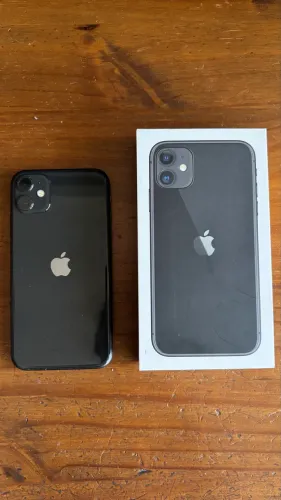 iPhone 11 com caixa