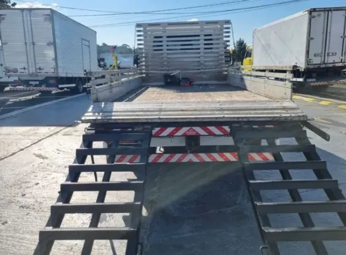 Carroceria em bom estado 