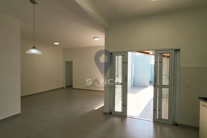 CASA PARA LOCAÇÃO E VENDA, NA VILA ARENS, NA CIDADE DE JUNDIAÍ.