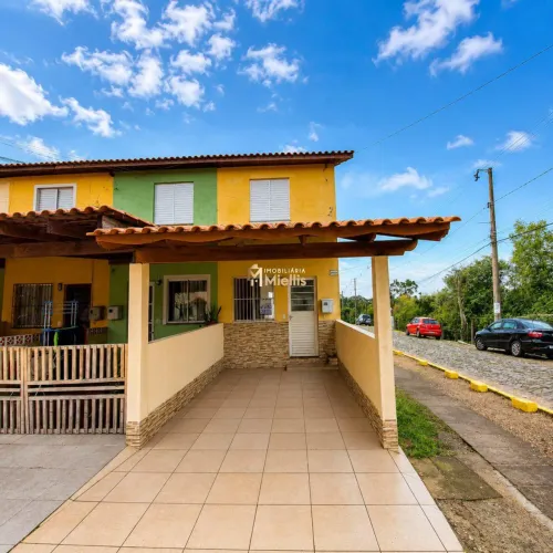 Sobrado com Quintal à Venda no Bairro Cecília em Viamão REF: