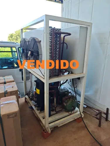Maquina de Gelo Cubo industrial 1,5Ton/dia