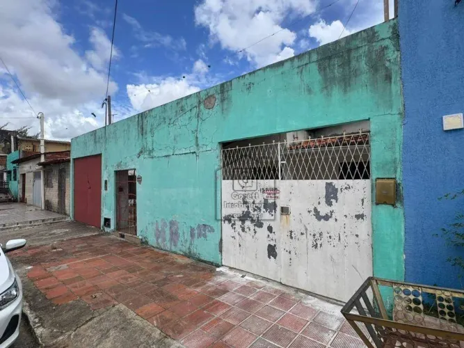 Casa à venda em Lagoa Azul com 2 quartos, suíte, quintal e ponto comercial - 134 m² - Nata
