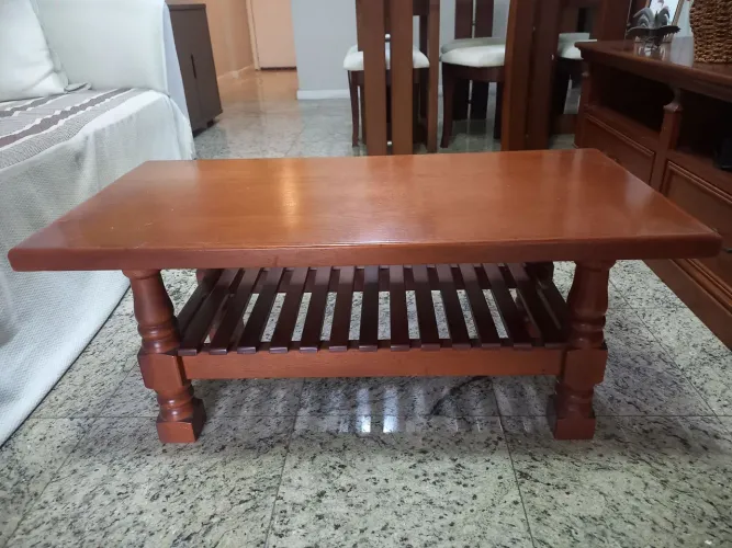 Mesa de centro MADEIRA MACIÇA TRABALHADA