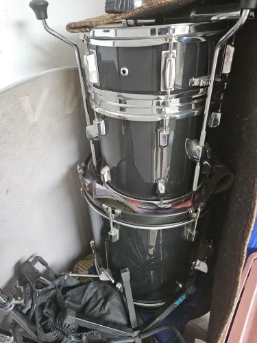 Bateria Noah Bumbo de 16" Pedal Duplo e pratos Zeus B20