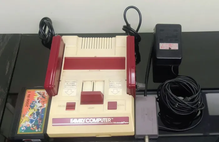 Famicom (Nes 8bits japonês - 1983)