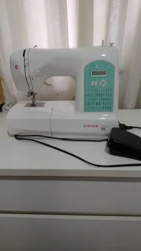 Máquina de costura Singer