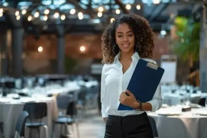 HOSTESS (RECEPCIONISTA BILINGUE)