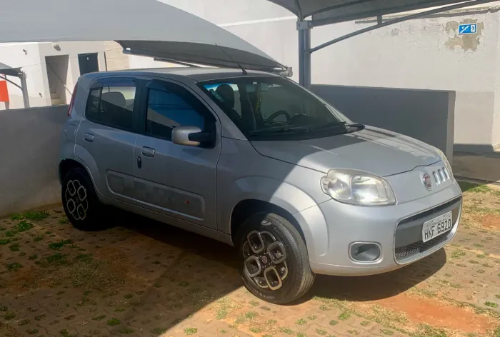 Fiat Uno Vivace/rua 1.0 EVO Fire Flex 8V 5P 2012