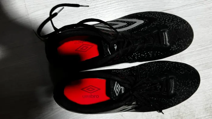 Chuteira umbro
