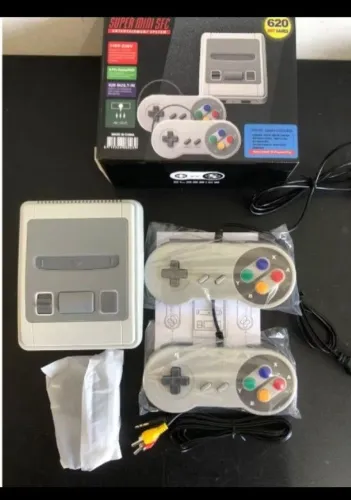 Video game retrô 620 jogos na memória e 2 controles ( novo na caixa )