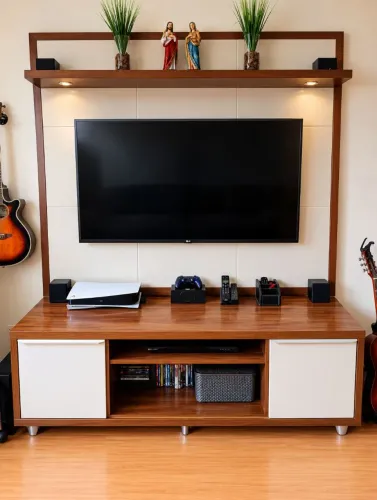 Rack com Painel para TV + Prateleira Superior - Madeira/Branco