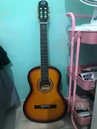 VIOLÃO ACÚSTICO EM PERFEITO ESTADO