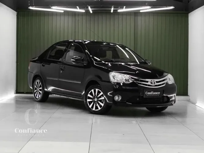 Toyota Etios Platinum Sed. 1.5 Flex 16V 4P Mec. 2015