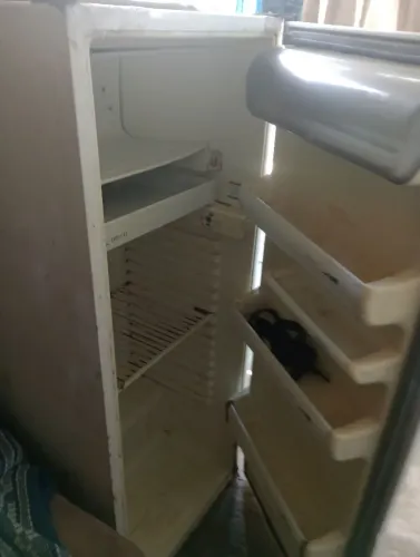 Geladeira funcionando perfeitamente no estado é mais um quebra galho até comprar outra 