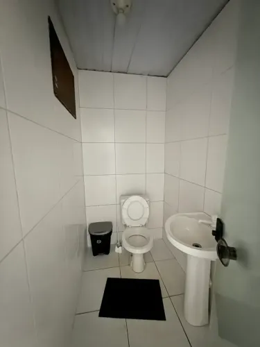 aluga-se loja 300 m²