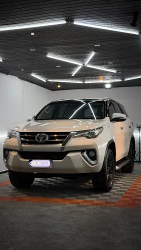 Toyota Hilux SW4 SRX 4X4 2.8 TDI 16V Dies. Aut. 2016
