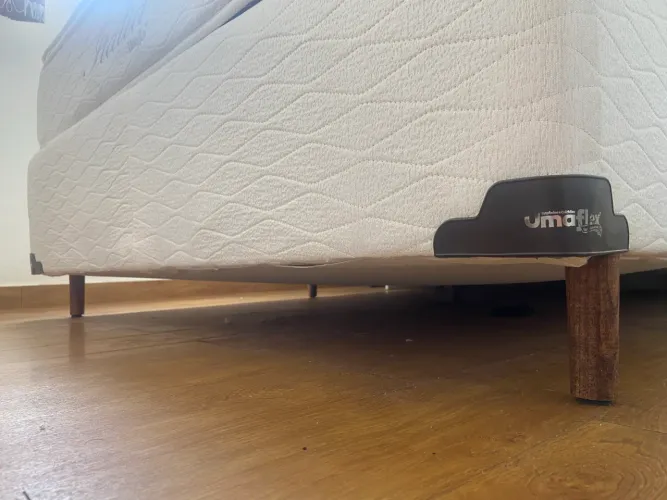 Box casal umaflex branco em ótimo estado (não acompanha colchão)