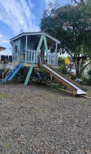 Casinha de criança (PARA REFORMAR)