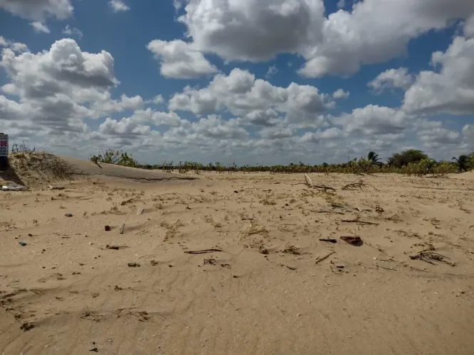 Vendo Área de 2700 m² beira mar em Caiçara do Norte.