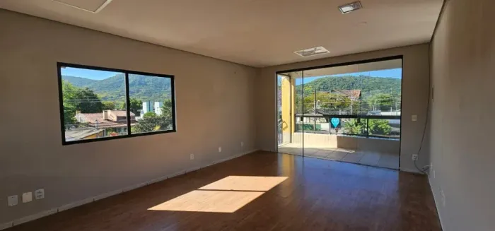 SALA COMERCIAL PARA LOCAÇÃO - RIO TAVARES