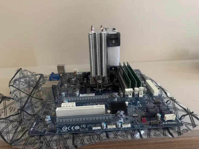 Kit i5 4440 + placa mãe h81 + 12 GB de memórias ( 3 x4gb)