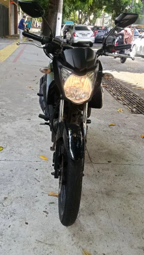 Moto Fazer 150 cilindradas 
