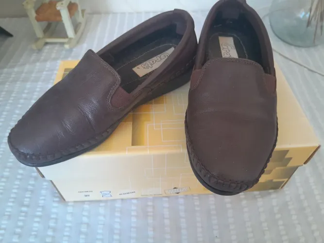 Mocassim de couro legítimo tamanho 33 Grat's 