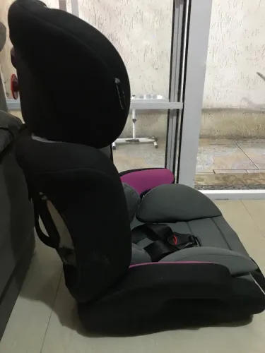 Cadeirinha automotiva usada