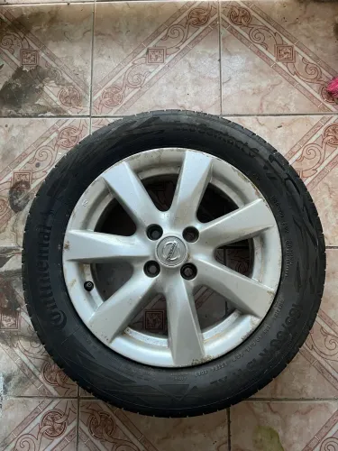 Roda 4 furos aro 15 com pneu