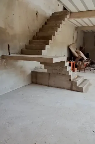 Faço escadas de concreto comum ou cascata entre em contato pelo whatsapp tab
